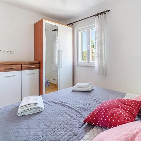 Trebotic Apartment *