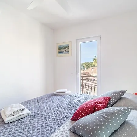 Trebotic Milna (Brac)